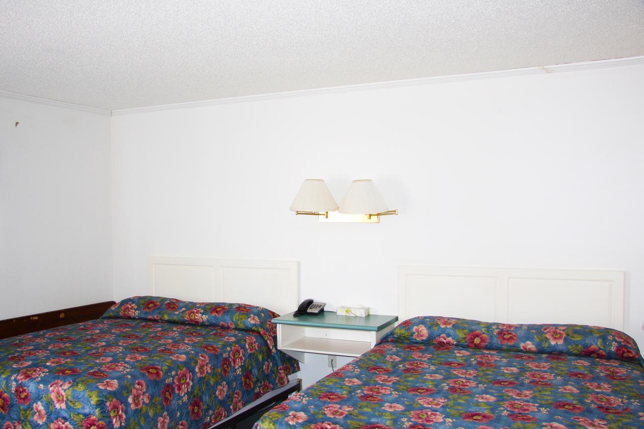 Springs Motor Inn Wainwright Экстерьер фото