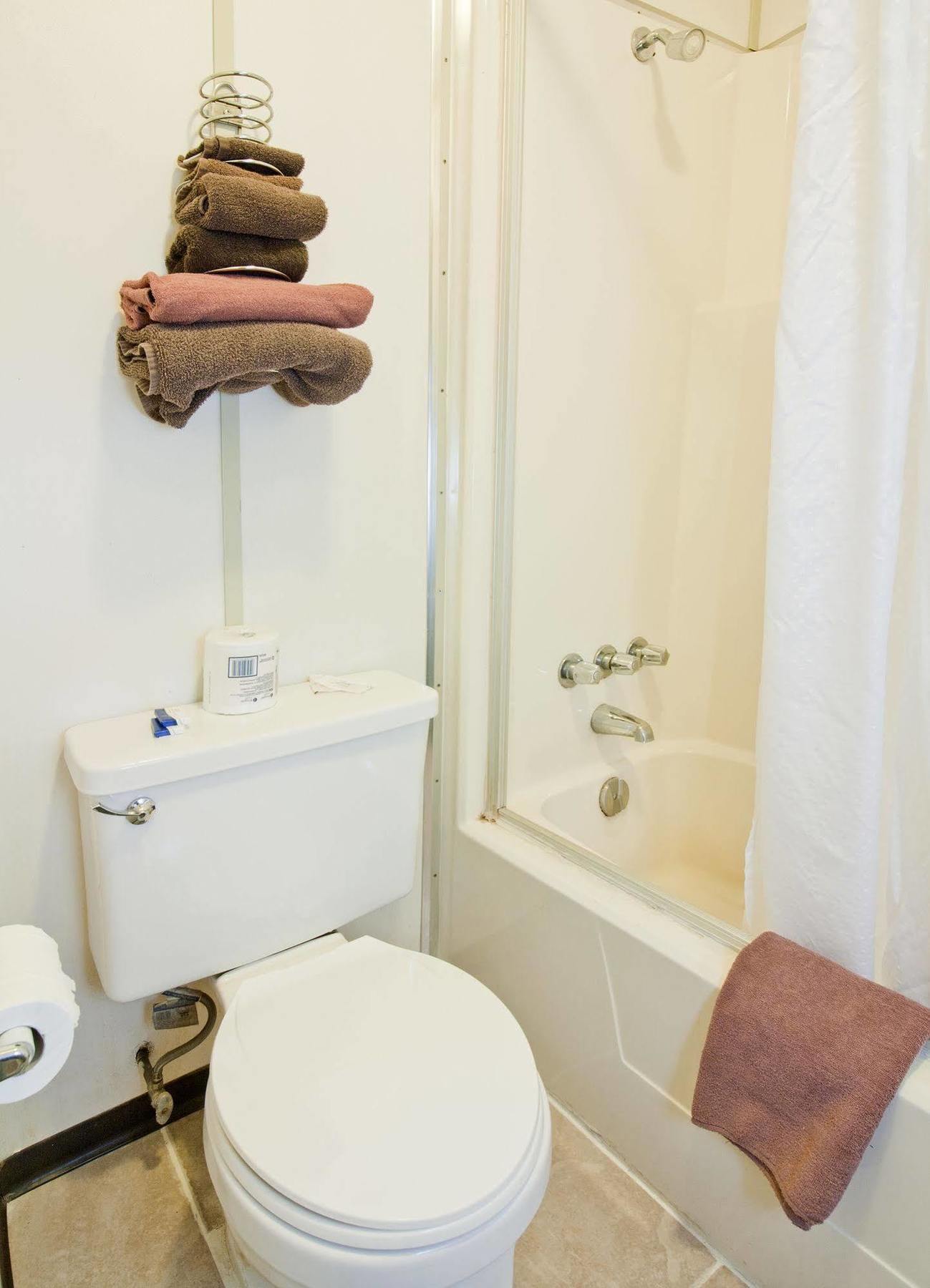 Springs Motor Inn Wainwright Экстерьер фото