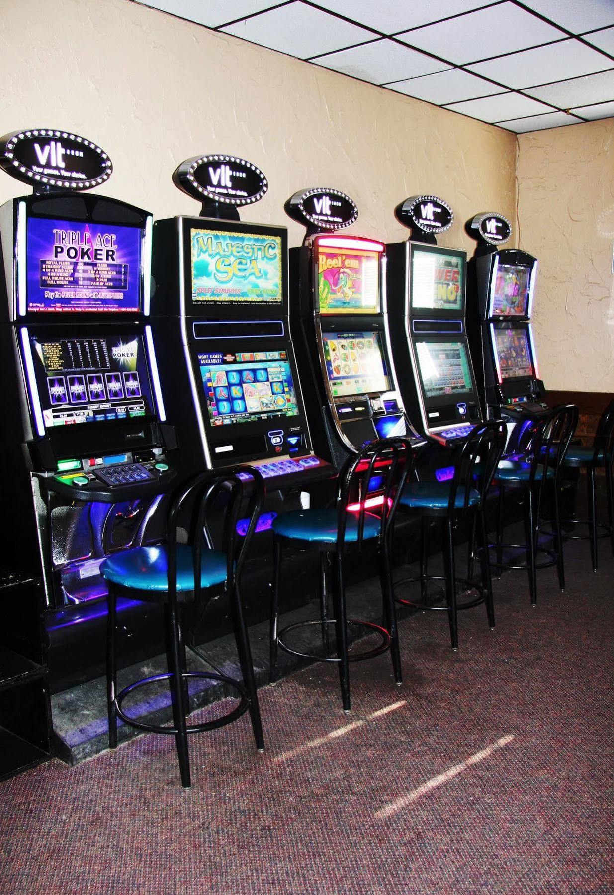 Springs Motor Inn Wainwright Экстерьер фото