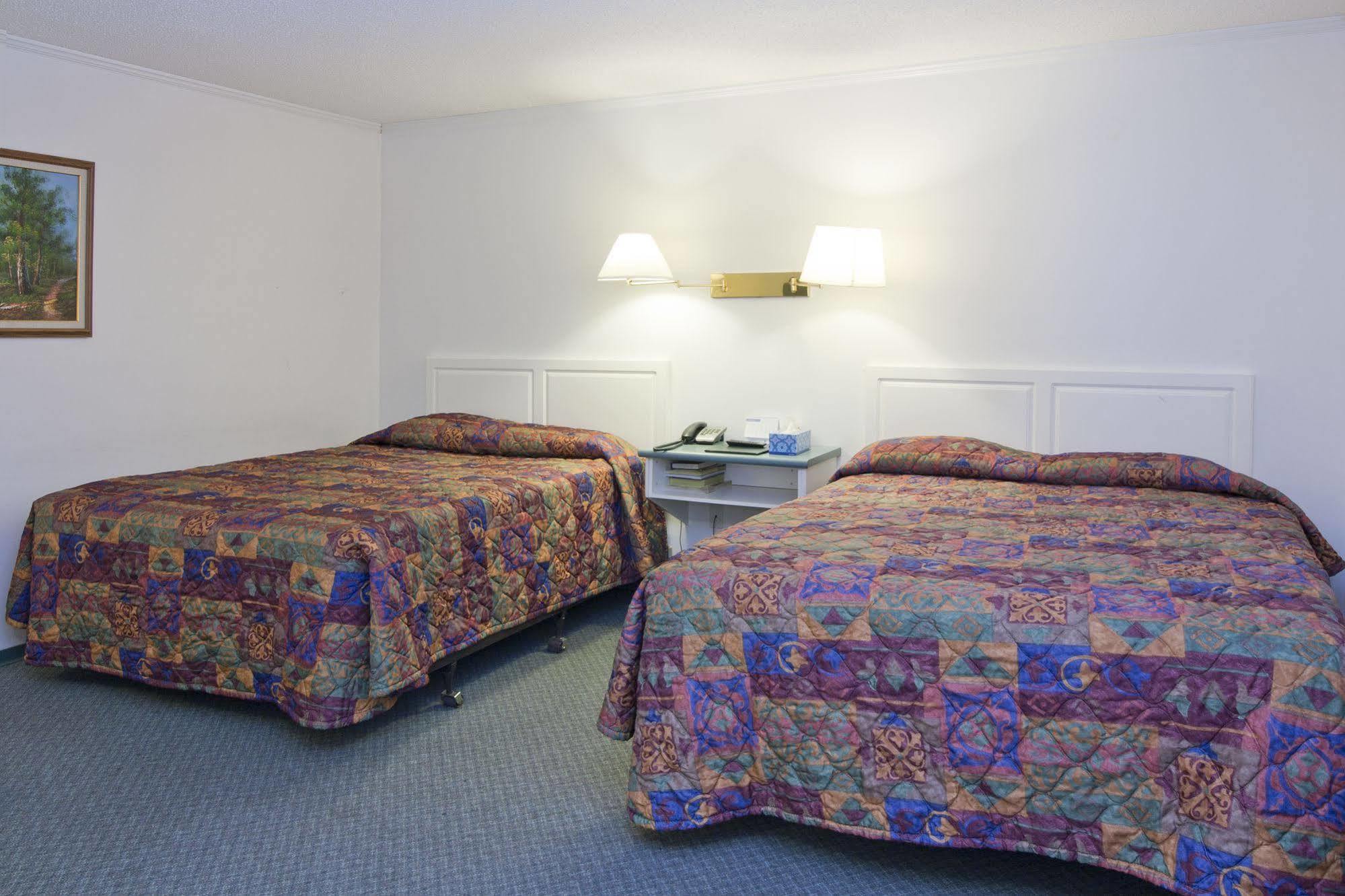 Springs Motor Inn Wainwright Экстерьер фото